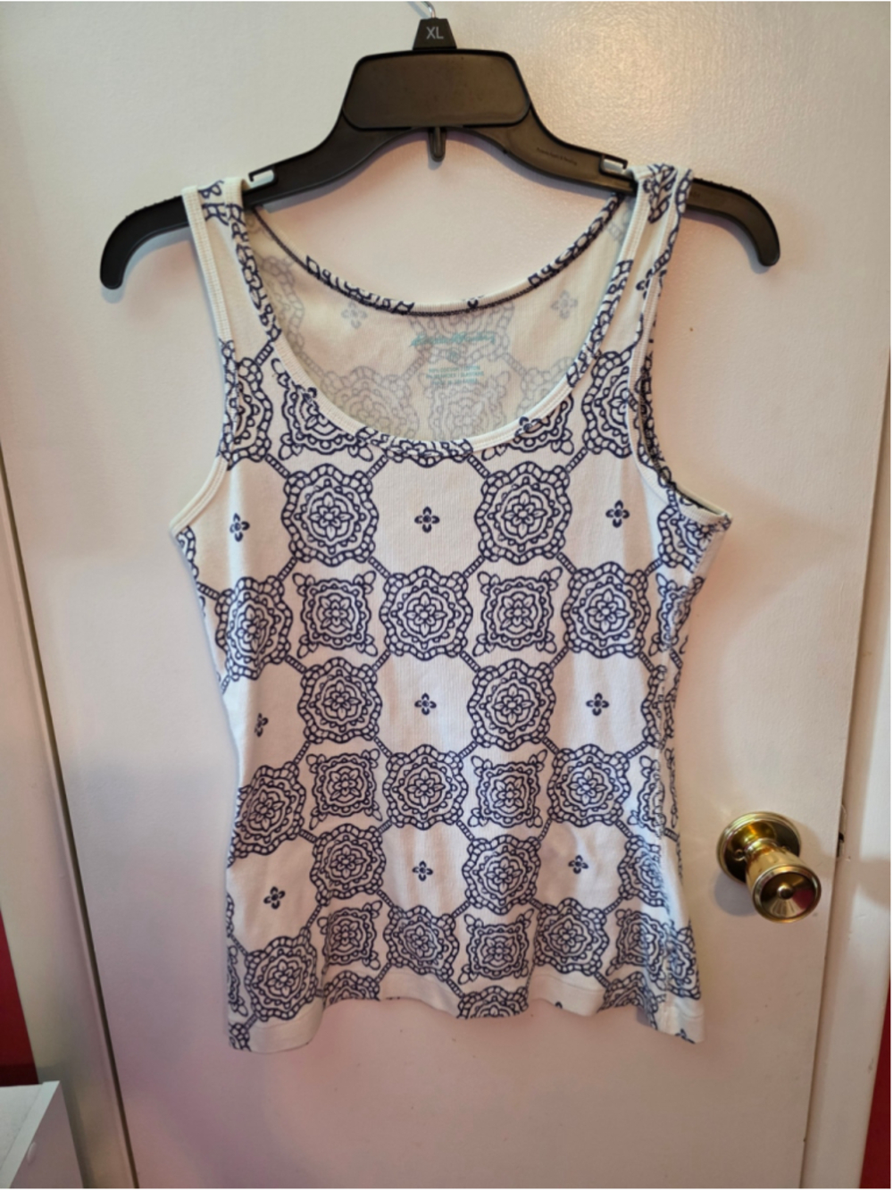 Women's Eddie Bauer Tank Top Size M White Blue Patterned